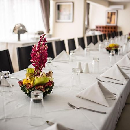 New Brookfields Hotel Freetown Bagian luar foto