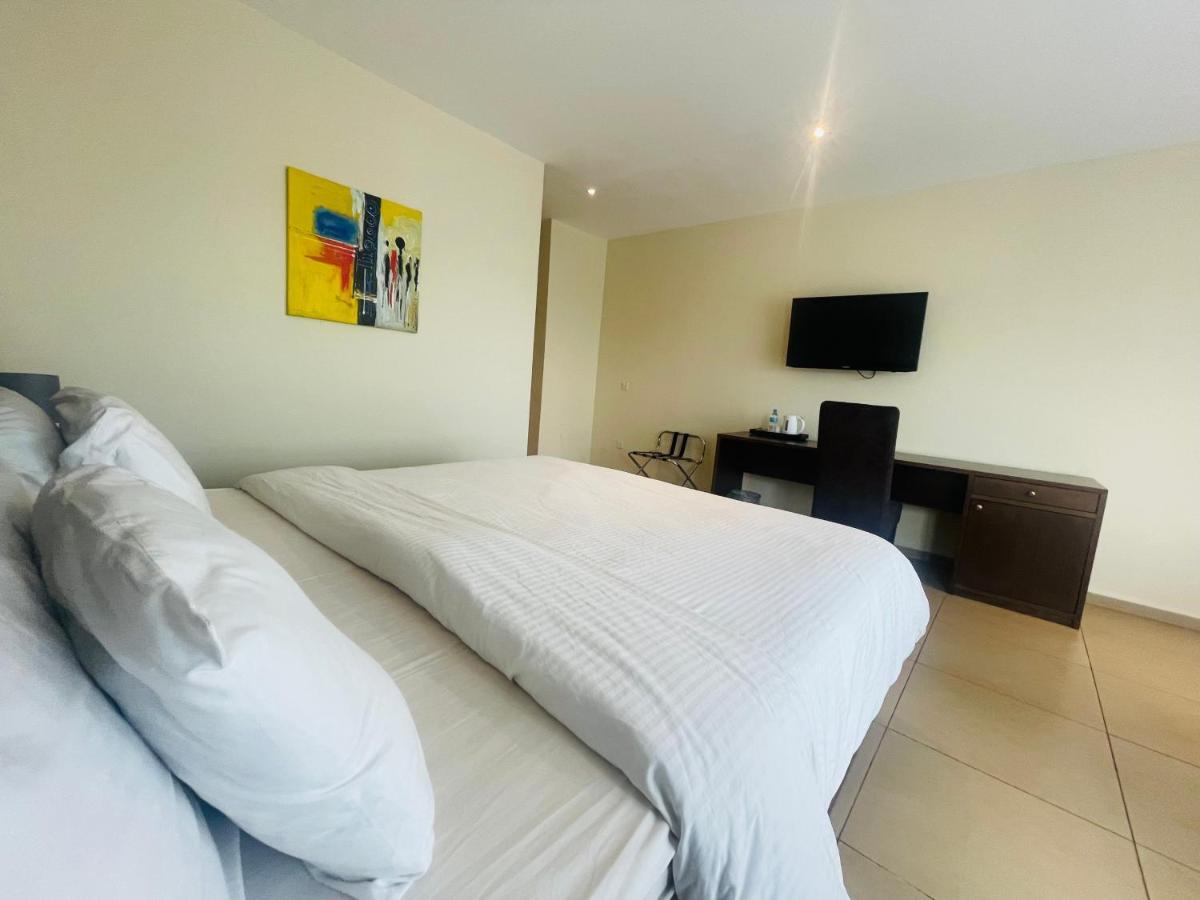 New Brookfields Hotel Freetown Bagian luar foto