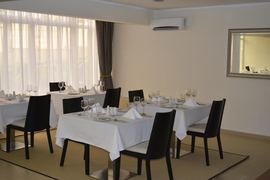 New Brookfields Hotel Freetown Bagian luar foto