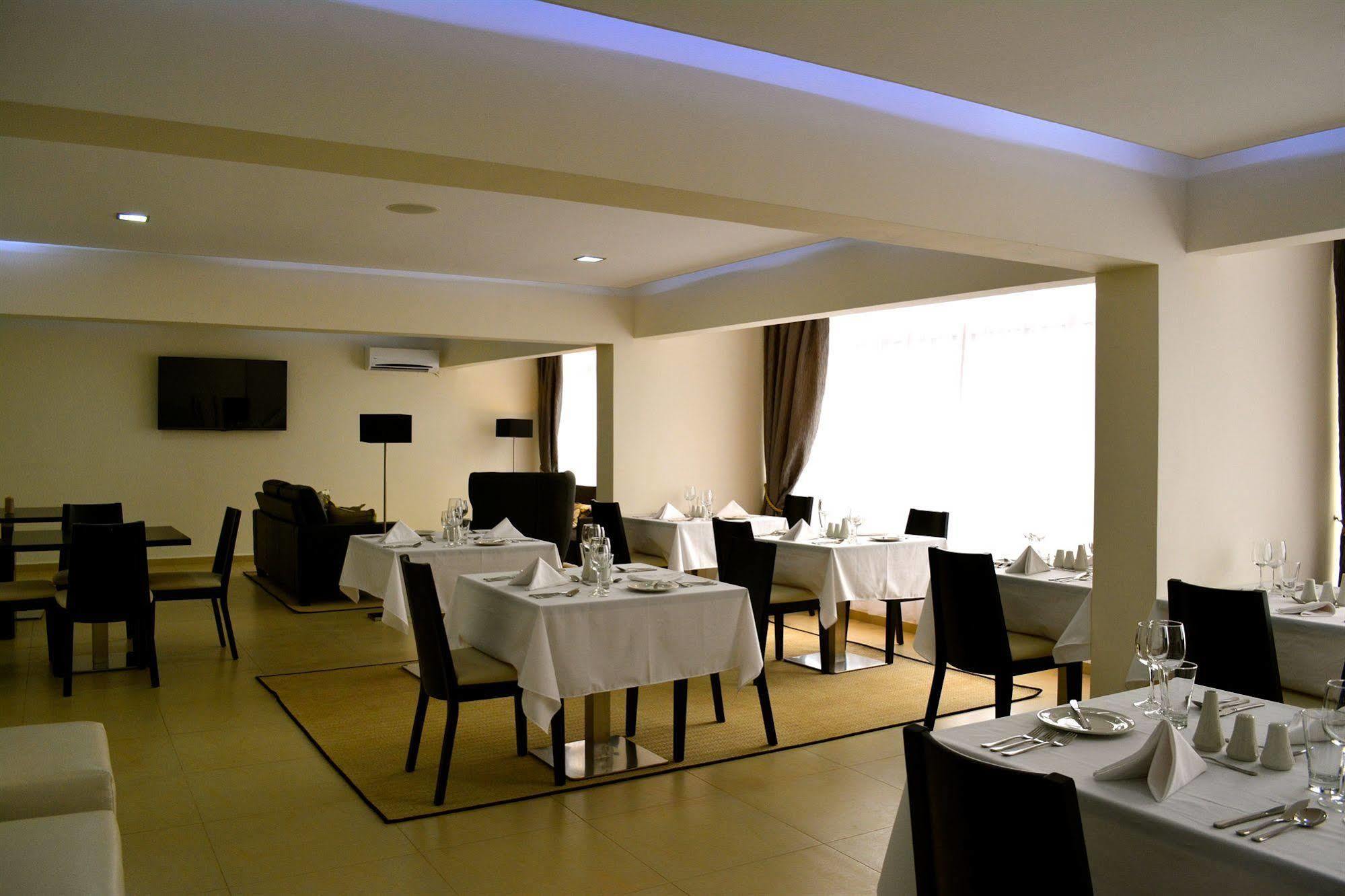 New Brookfields Hotel Freetown Bagian luar foto
