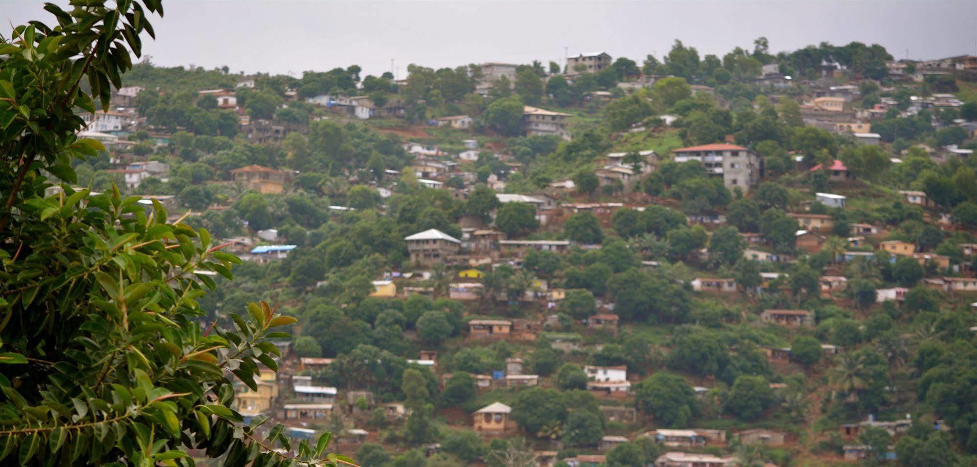 New Brookfields Hotel Freetown Bagian luar foto