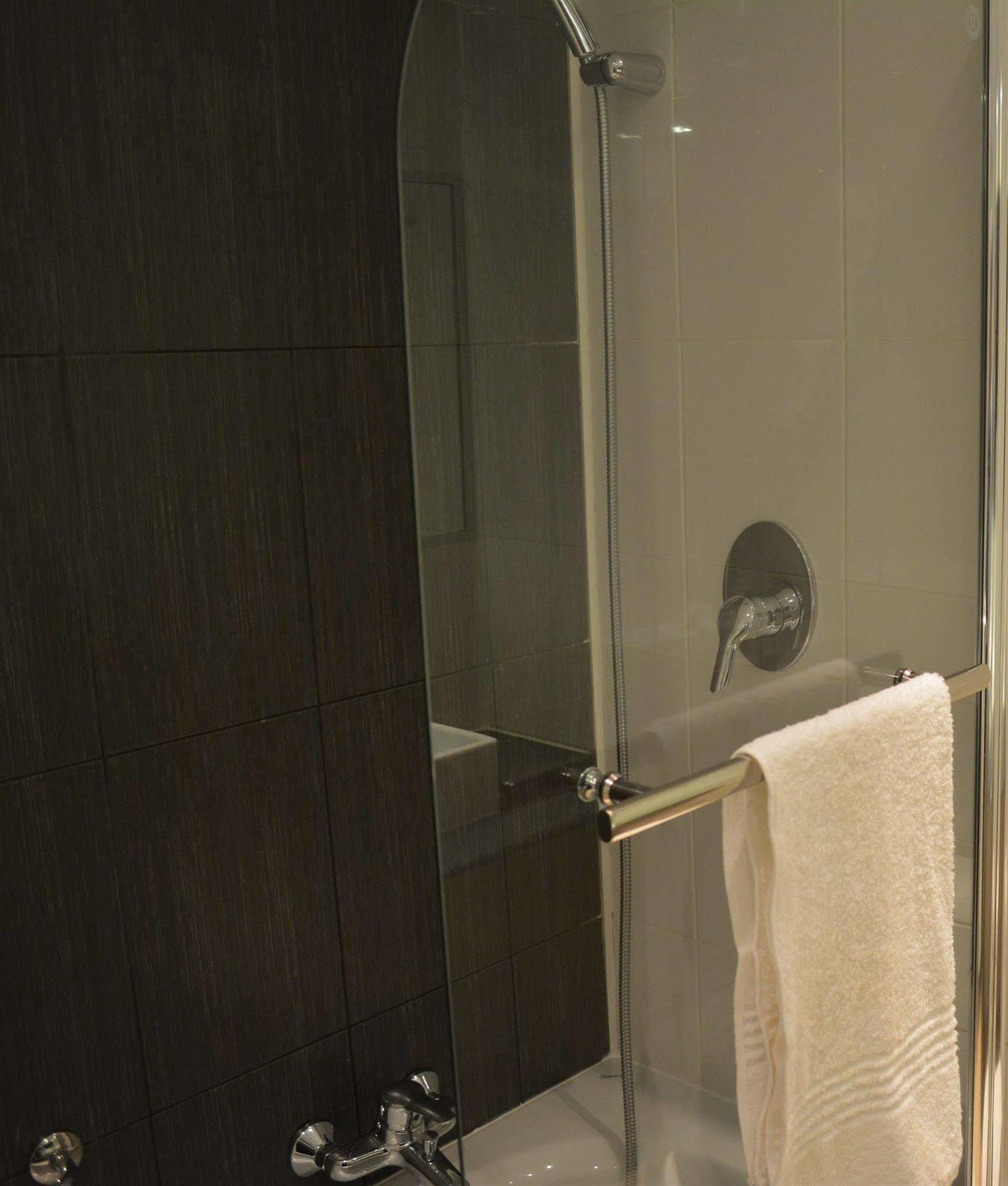 New Brookfields Hotel Freetown Bagian luar foto