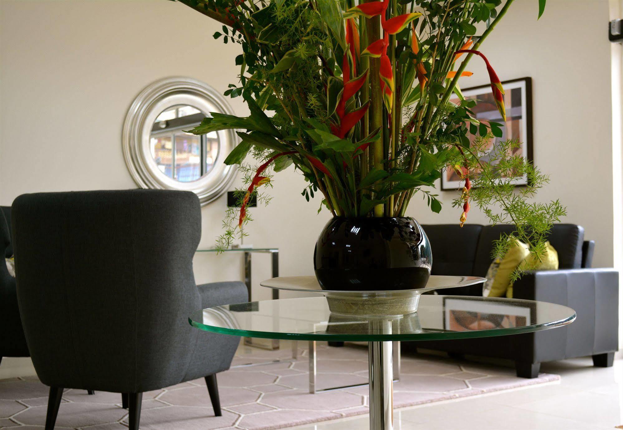 New Brookfields Hotel Freetown Bagian luar foto