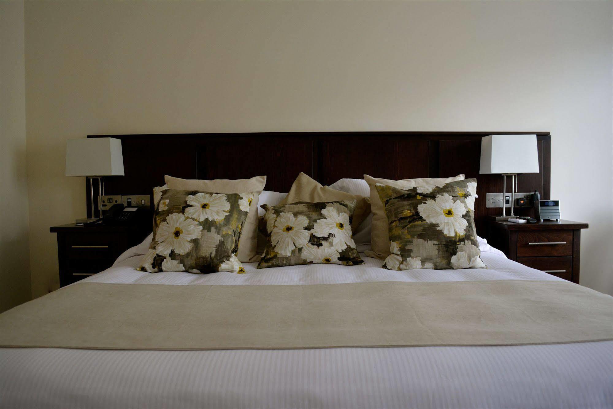 New Brookfields Hotel Freetown Bagian luar foto